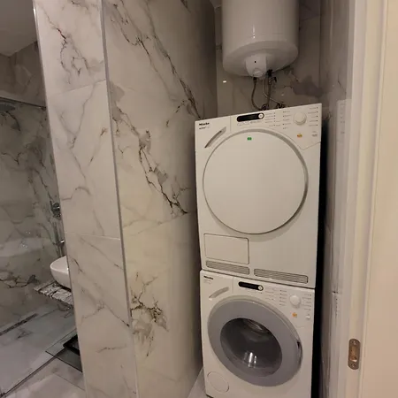 Apartman Zani's 1 *
